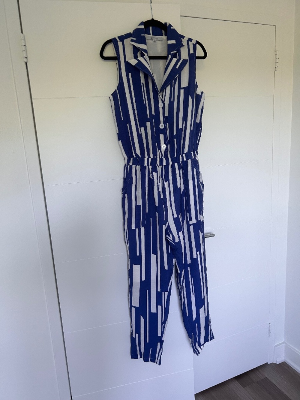 Blue & White Geometric Sleeveless Jumpsuit – Size S
